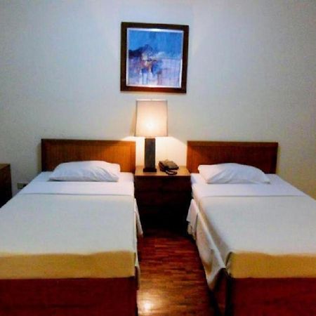 Amorsolo Mansion Hotel Manila Kültér fotó