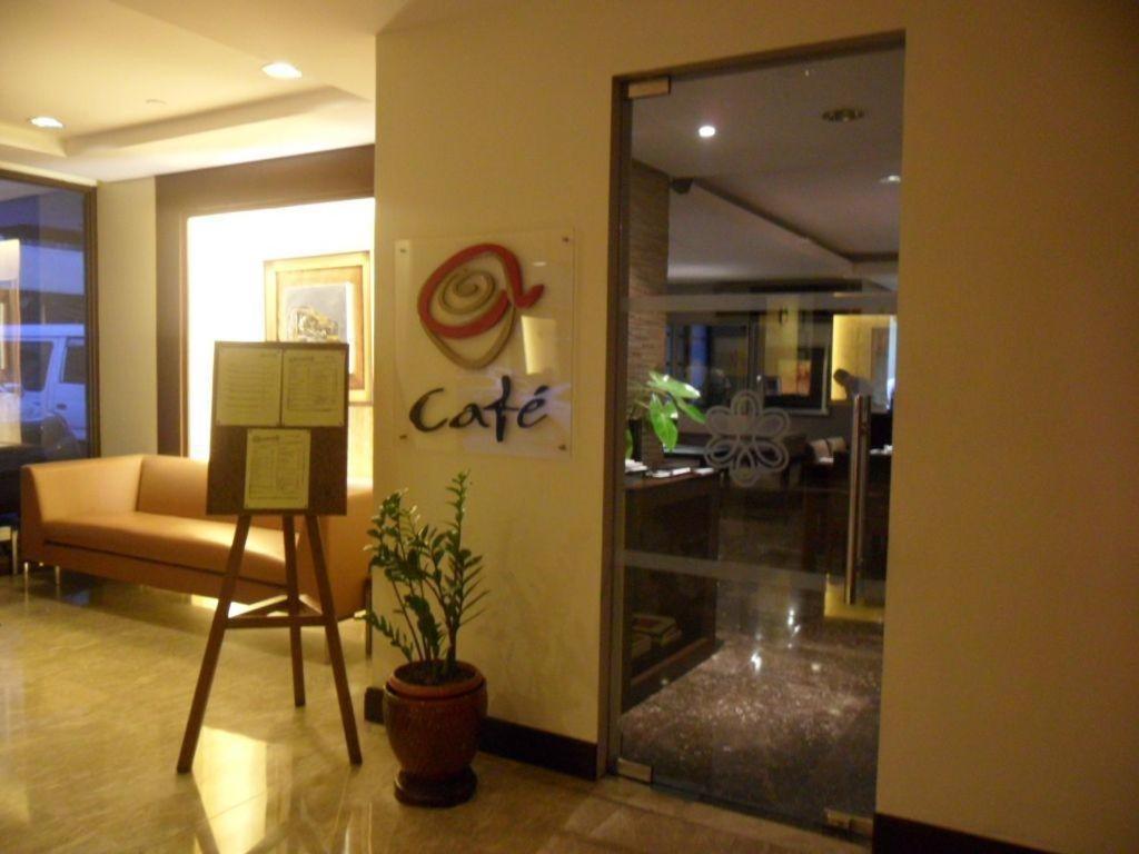 Amorsolo Mansion Hotel Manila Kültér fotó