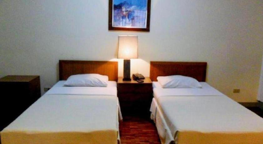 Amorsolo Mansion Hotel Manila Kültér fotó